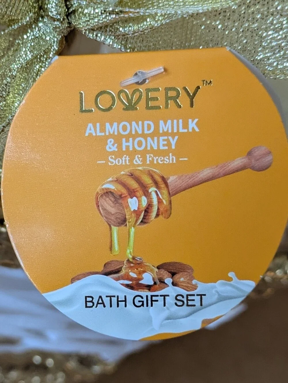 Lovery Almond Milk & Honey Bath Gift Basket Gold & Cream NWT